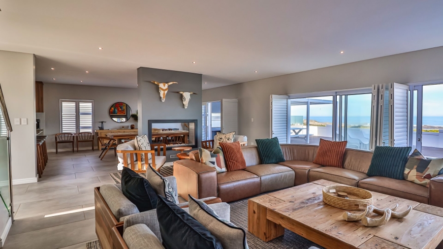 4 Bedroom Property for Sale in Pearl Bay Western Cape